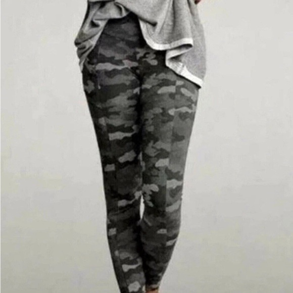 CAbi Gray Camo Leggings - Picture 1 of 6
